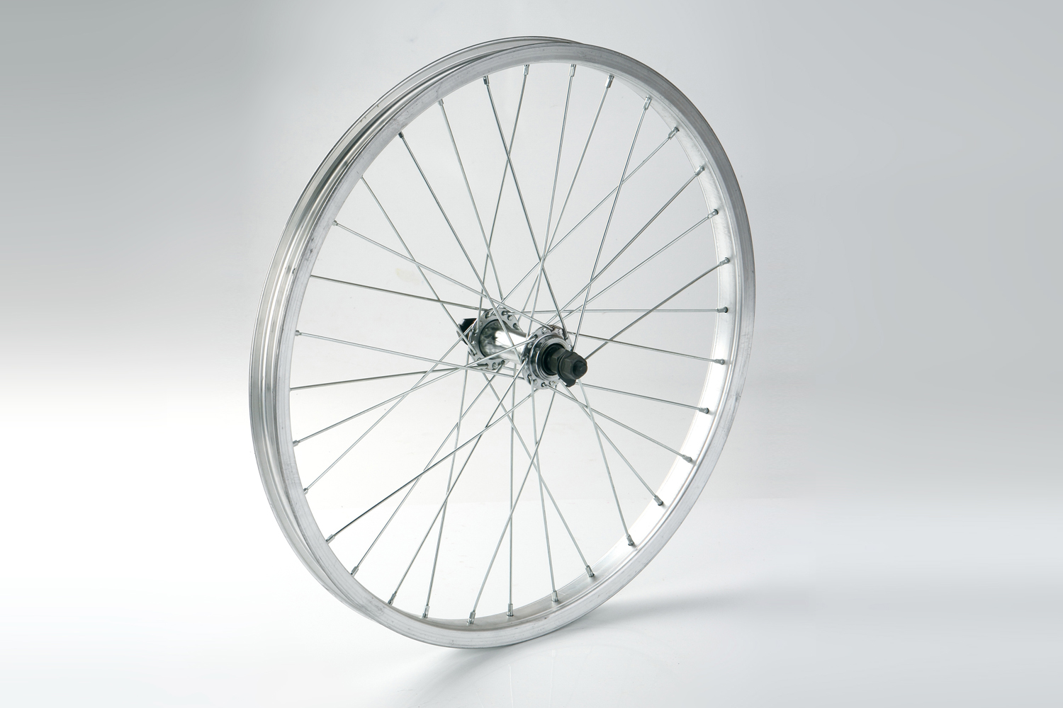 Переднее колесо велосипеда 20 дюймов. Обод колеса 26 стелс. Колесо заднее стелс 24. Колесо для велосипеда 24 переднее стелс. Колесо велосипедное 26 переднее.