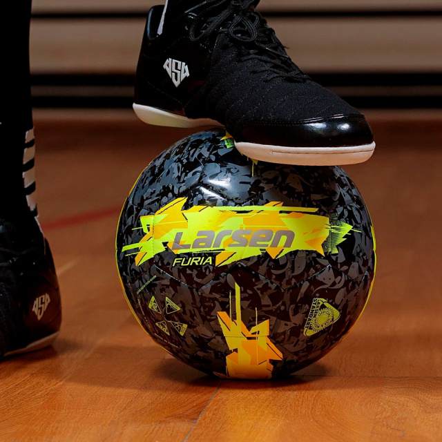 Мяч футбольный Larsen Furia (р.5, Lime)