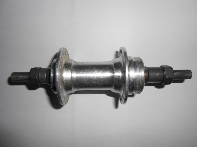 Втулка заднего колеса MEN JOIN 36 отверстий с эксцентриком по диск 6 отв. Втулка заднего колеса MEN JOIN 36 отверстий с эксцентриком по диск 6 отв.